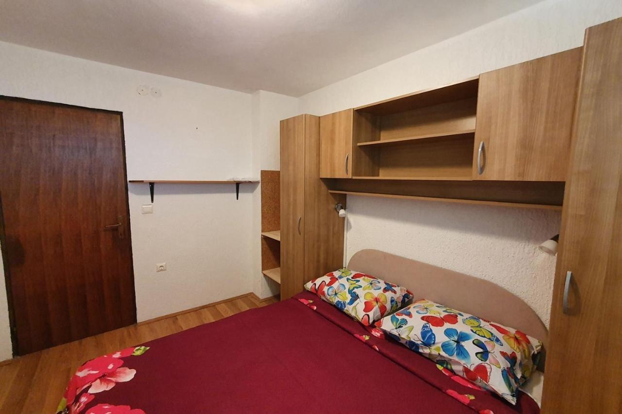 Apartment Mirella For 6 Persons Located In Central Istria Gradinje Exterior photo