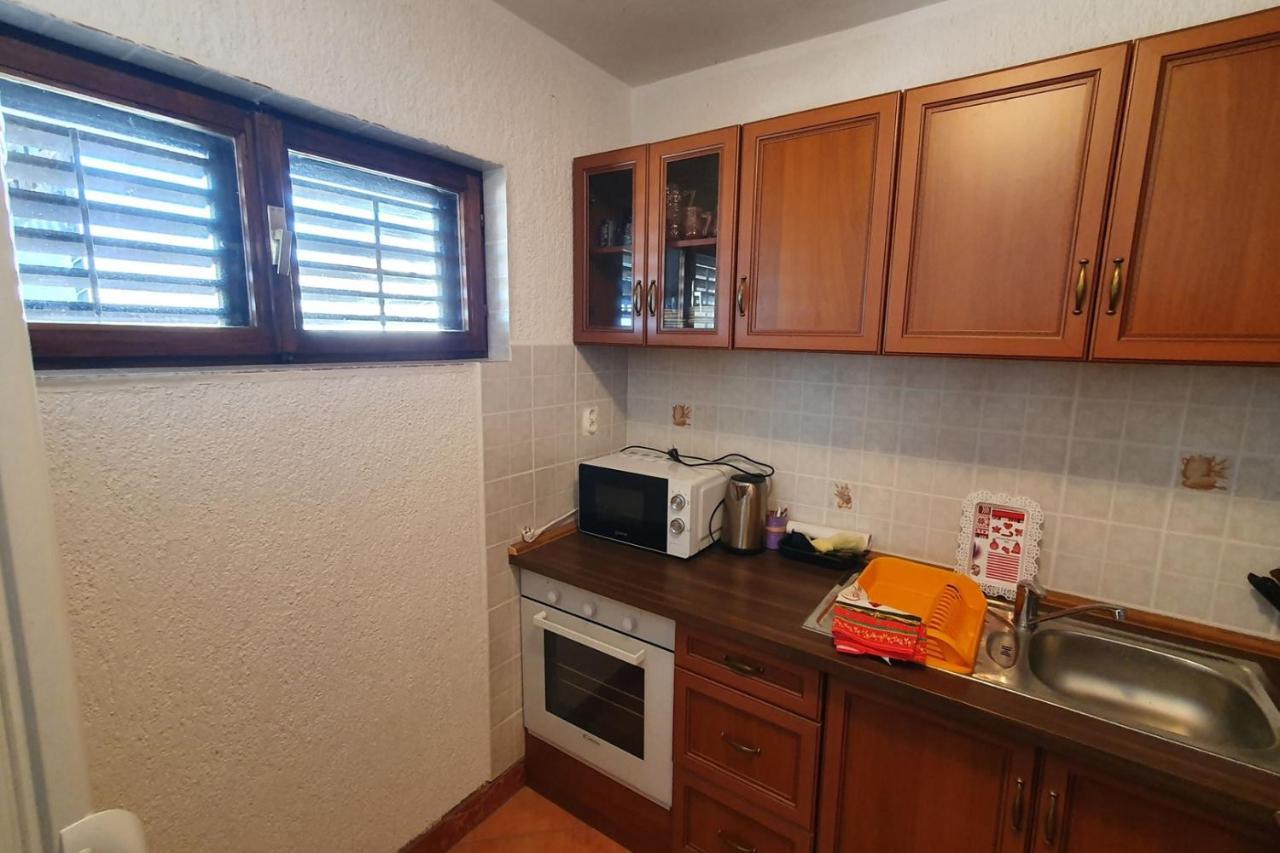 Apartment Mirella For 6 Persons Located In Central Istria Gradinje Exterior photo
